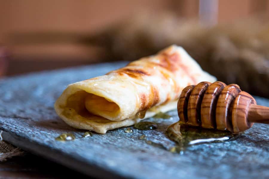 Marrakech: Traditional Moroccan Crepes & Bread Cooking Class - A Marrakech bread class that feels like a home kitchen