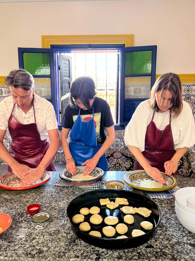 Marrakech: Traditional Moroccan Crepes & Bread Cooking Class - How the 2-hour session actually moves