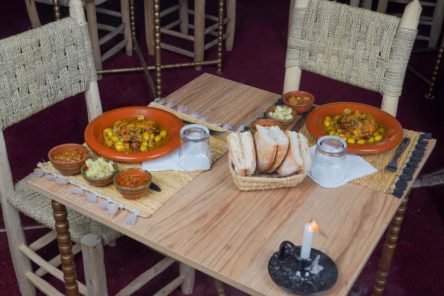 Marrakesh: Agafay Desert 3-Course Dinner Show & Pool Access - Gnawa music, belly dancing, and fire-eating around the campfire