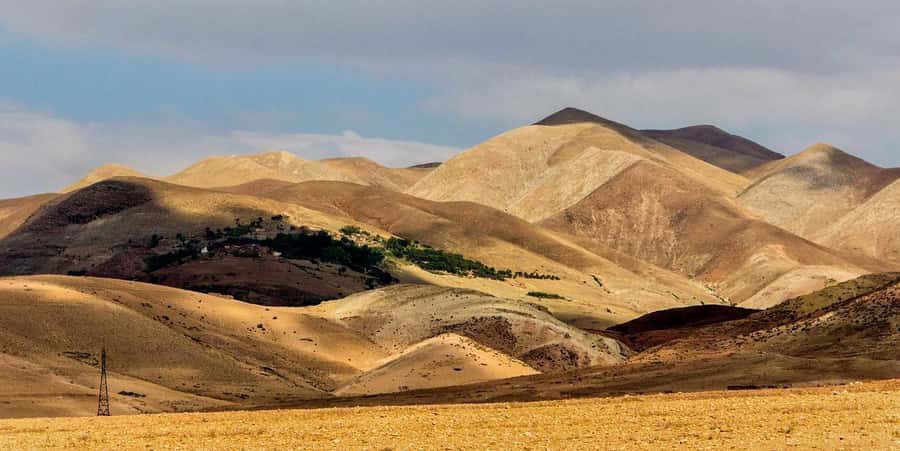 Marrakesh: Desert & Mountain Tour with Camel Ride & Lunch - From Marrakech to Moulay Brahim, the day starts with a scenery shift