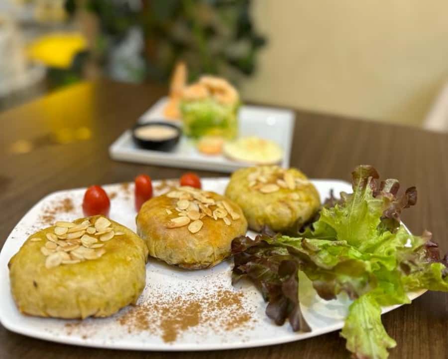 Marrakesh: Moroccan Lunch at Chouf L'Or Restaurant - Your menu choices: Moroccan, International, or Fish
