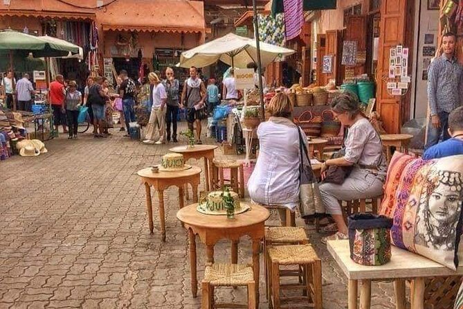 Medina of Marrakech Walking Tour - 4 hours on foot with pickup and private transport