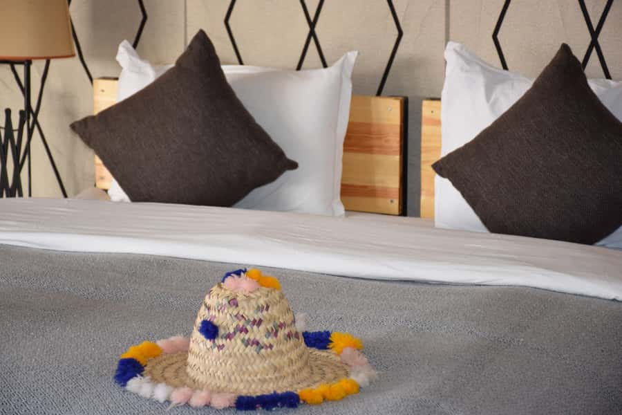 Merzouga: Overnight Stay in Luxury Desert Tent with Dinner - Parking first: how the start actually works