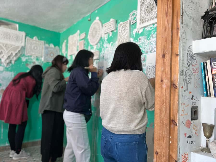 Moroccan Plaster Sculpture Workshop - The art you take home, and why it’s more than a souvenir