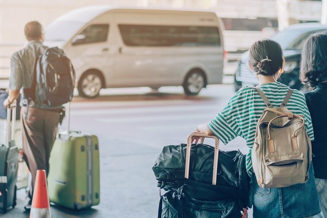 Private Departure Transfer: Casablanca Hotel to Casablanca Airport - Driver professionalism, meet-and-greet details, and the small friction points