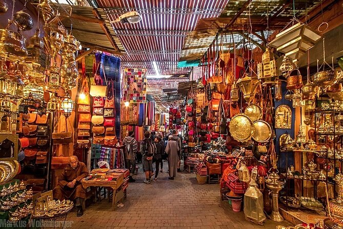 Private Fez Medina Guided Walking Tour - Pickup, timing, and how to use the 4 to 5 hours