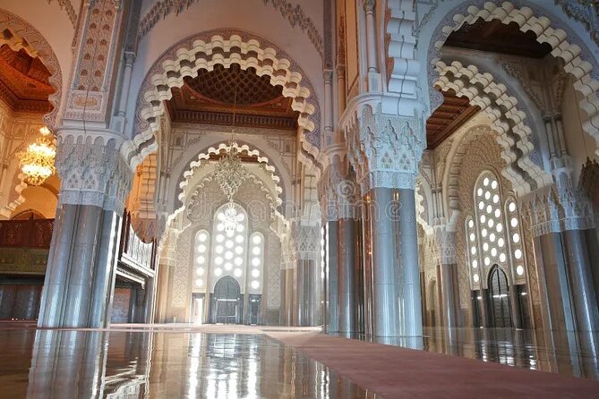 Private Guided Tour of Casablanca Including Mosque Entrance - Arab League Park and the Central Marketplace: green space and everyday shopping streets