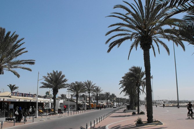 Seafront Promenade - Souk El Had dAgadir: bargaining practice, not a sales pitch