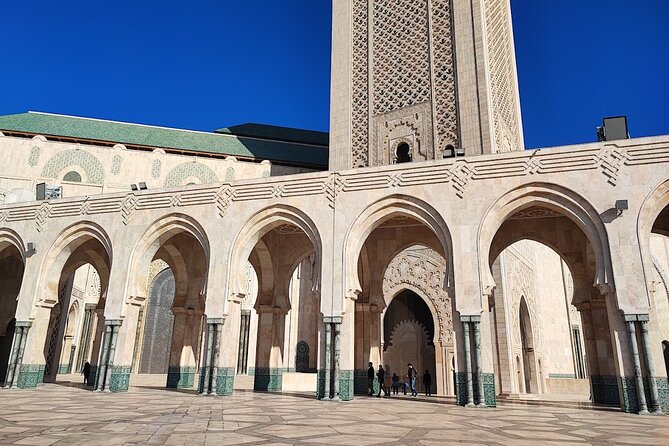 Skip the line Hassan 2 mosque Premium Tour entry ticket included - Guides, language clarity, and pacing you can manage