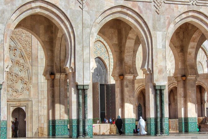 Skip the line Hassan 2 mosque Premium Tour entry ticket included - The one-hour route, inside the prayer hall to the sahn courtyard