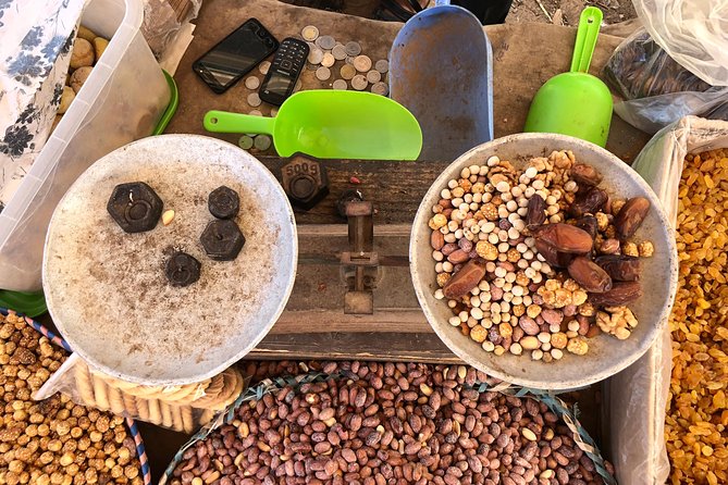 The Sunday Market in Had Draa & Local Food Tasting. - What You’ll See and Taste: Produce, Nuts, Spices, and Practical Flavors