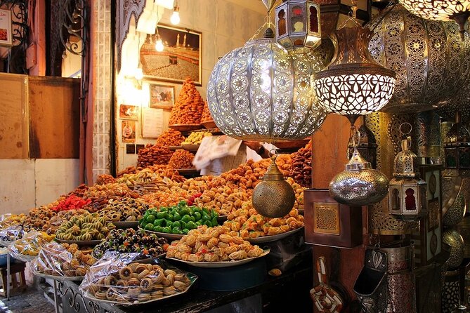 Traditional Souks Shopping Private Tour in Casablanca - Start in comfort: pickup, AC car with WiFi, and the walking plan