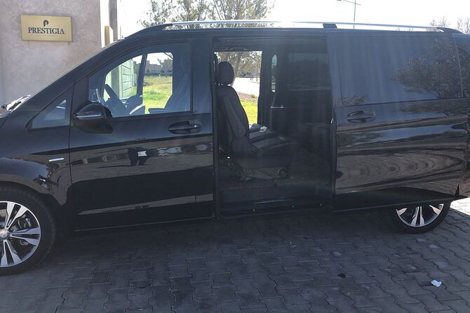 Transfer from Marrakech Airport to Marrakech City Centre - Hotel or Riad Drop-Off, Plus the City-Centre Limit